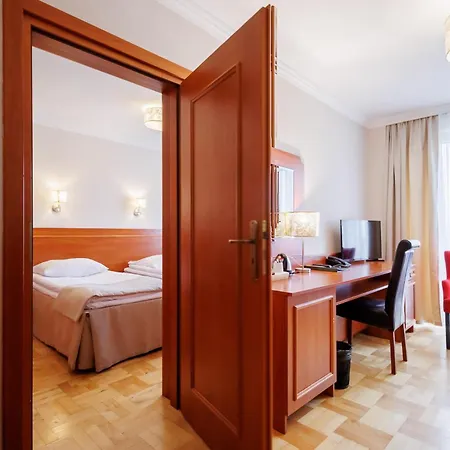 Szálloda Cristal Park 3*